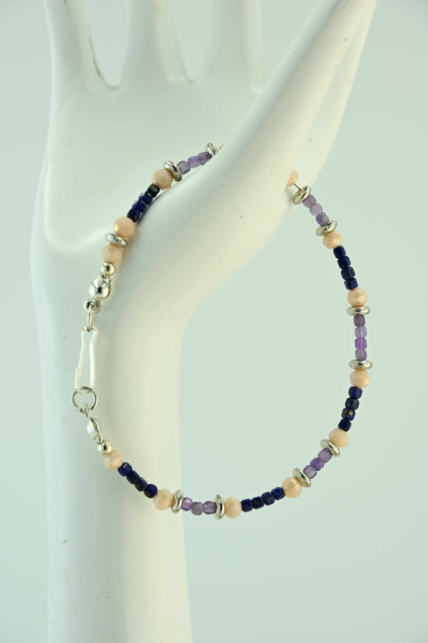 Bransoletka z ametystem i spinelem – ręcznie robiona biżuteria handmade – bellamaga