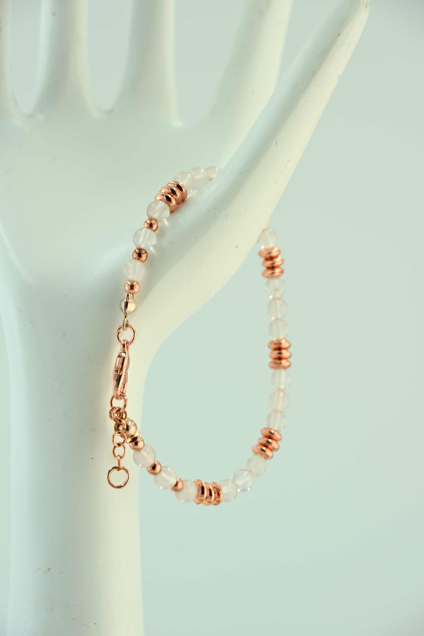 Bransoletka z kamieniem księżycowym i miedzianymi przekładkami – ręcznie robiona biżuteria handmade – bellamaga