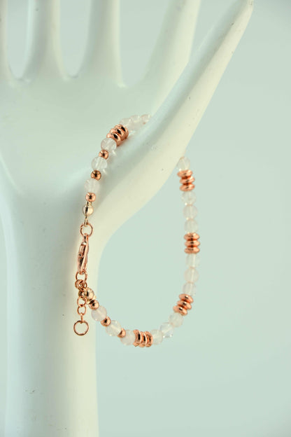 Bransoletka z kamieniem księżycowym i miedzianymi przekładkami – ręcznie robiona biżuteria handmade – bellamaga