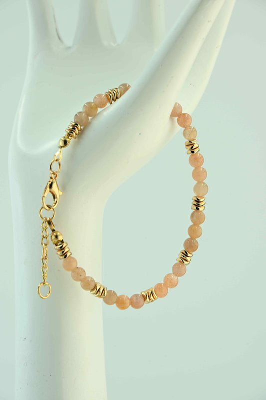 Bransoletka z kamieniem słonecznym i złotymi przekładkami – ręcznie robiona biżuteria handmade – bellamaga