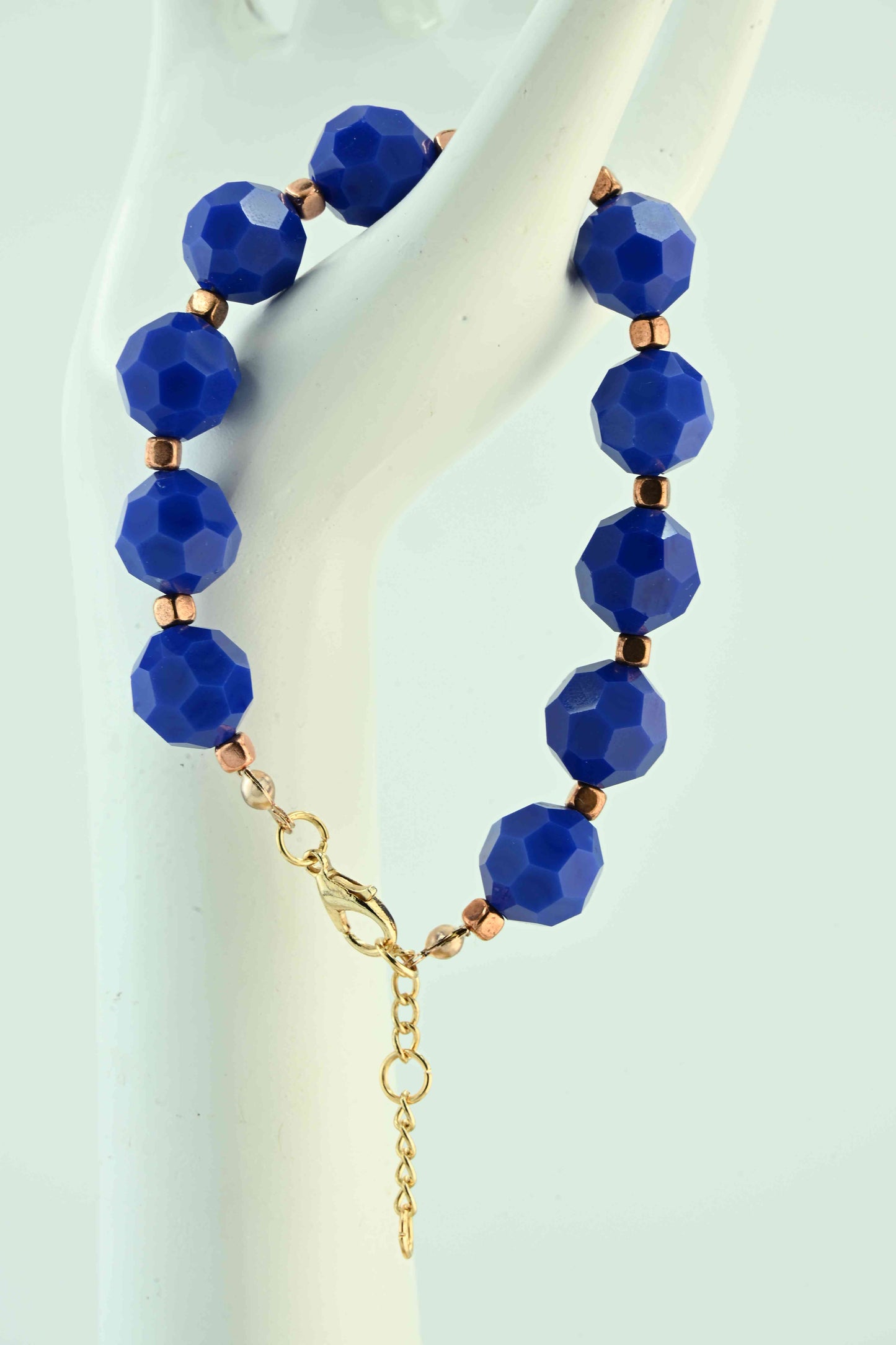 Bransoletka z dużych, kobaltowych koralików fasetowanych – bellamaga handmade