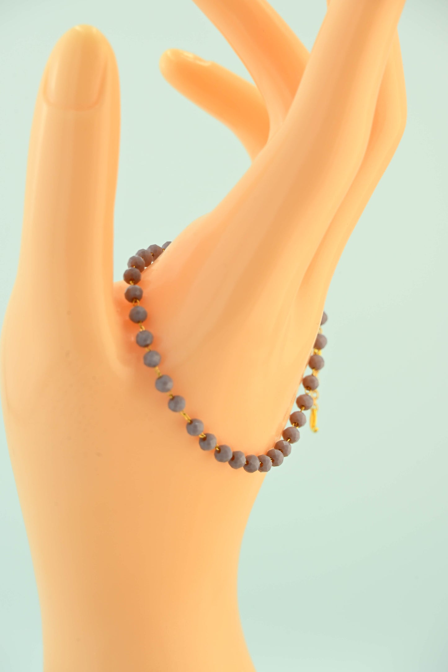 Delikatna bransoletka z drobnych koralików – ręcznie robiona biżuteria handmade – bellamaga