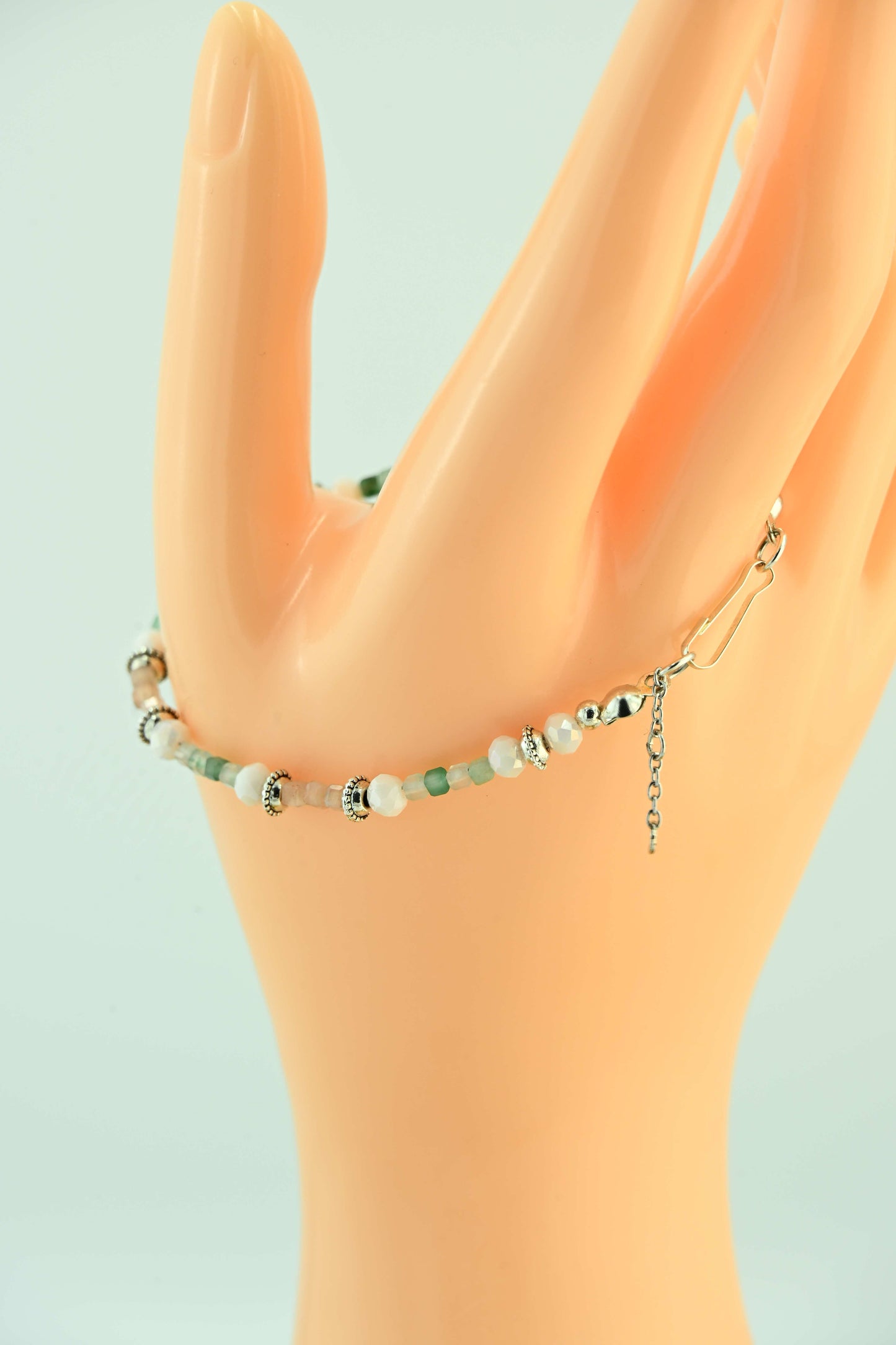 Delikatna bransoletka z kamieni naturalnych i koralików – ręcznie robiona biżuteria handmade – bellamaga