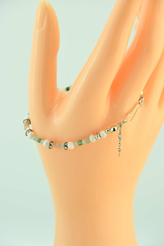 Delikatna bransoletka z kamieni naturalnych i koralików – ręcznie robiona biżuteria handmade – bellamaga