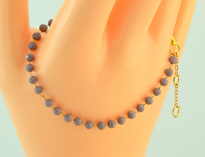 Delikatna bransoletka z drobnych koralików – ręcznie robiona biżuteria handmade – bellamaga