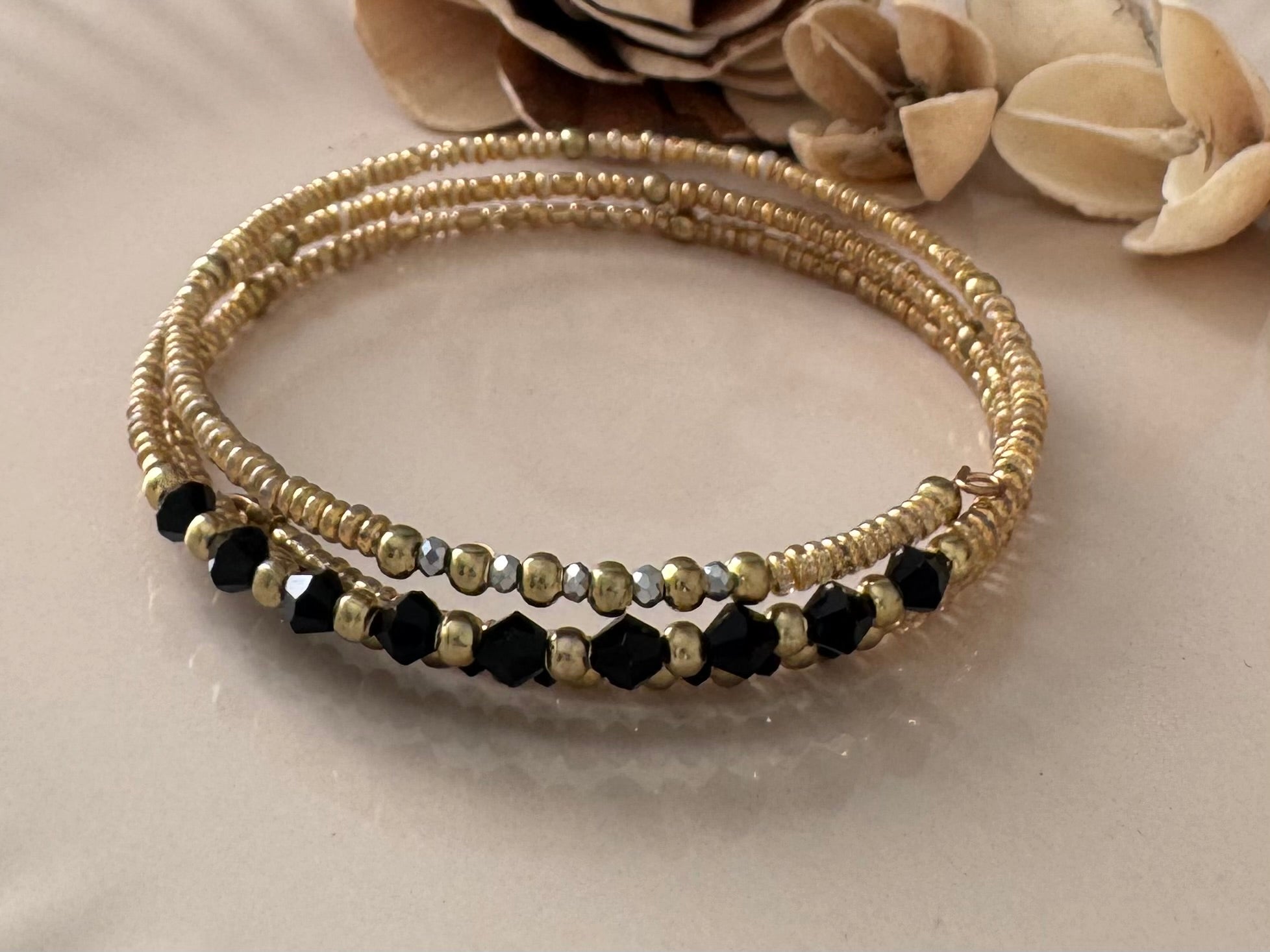 Bransoletka Whisper Collection No.03 – Black & Gold Glow