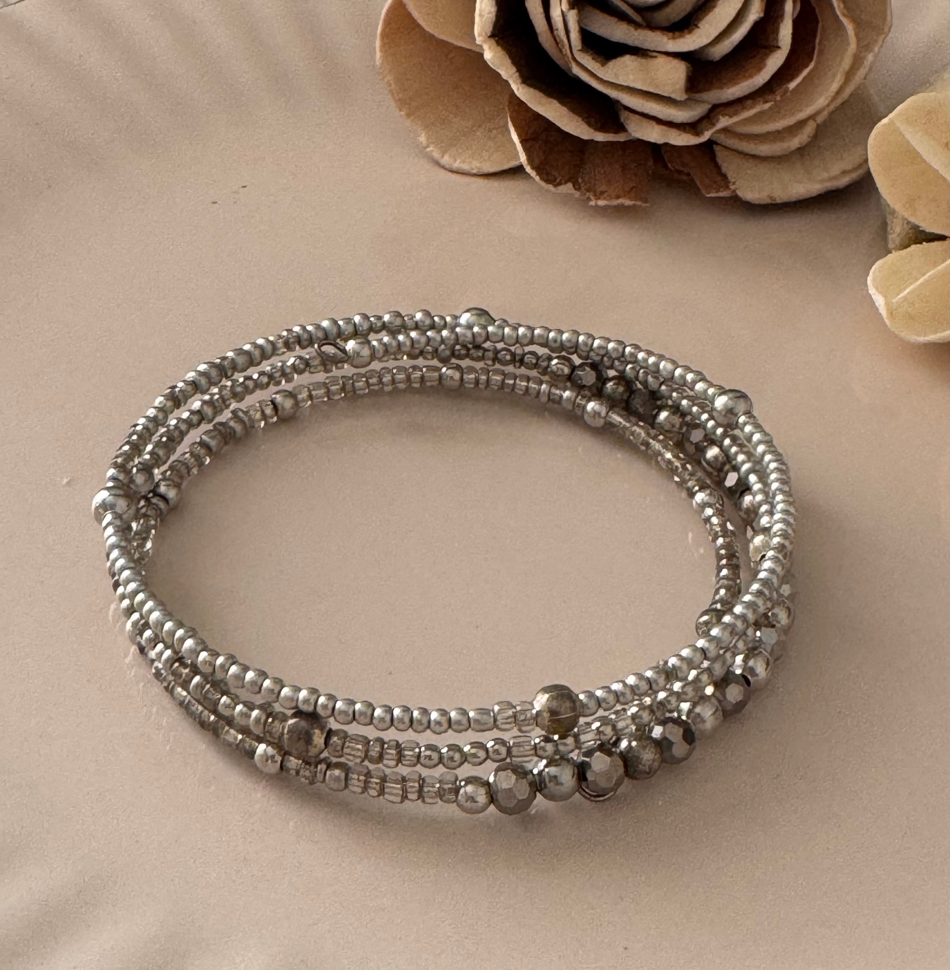 Bransoletka Whisper Collection No.18 – szarość & srebrny blask