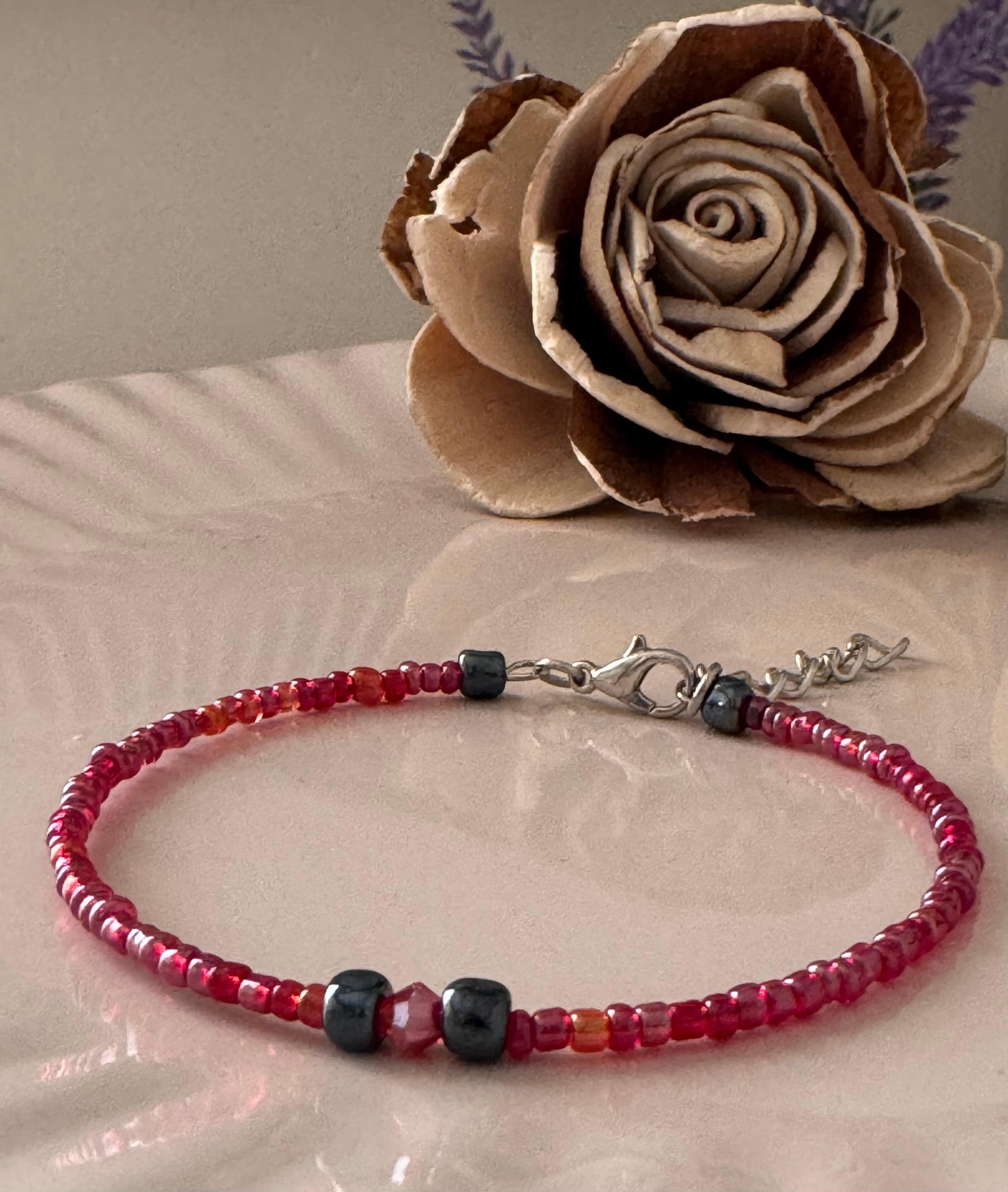 Bransoletka Whisper Collection No.21 – odcienie malinowej czerwieni